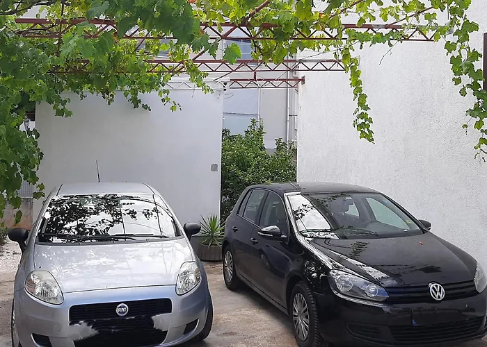 Mlakic Apartments Trogir